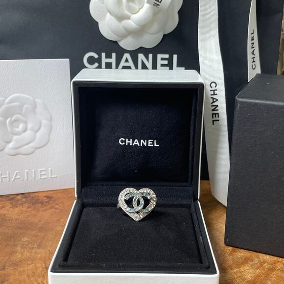 Chanel A16 Heart Ring | Ombre Blue Strass Crystals, CC, Rare Silver Statement, 6 - Picture 5 of 16